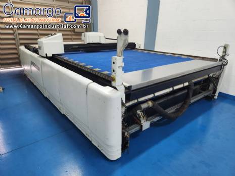 M�quina de corte com faca tangencial GERBERcutter