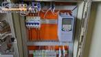 Rosca alimentadora transportadora helicoidal inclinada com silo receptor em inox Maqinox