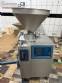 Embutideira cont�nua com torcedor de embutidos lingui�as salames mortadela Risco RS 110