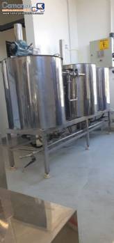 Tanques aut�nomos em inox tri bloco para produ��o de cerveja artesanal